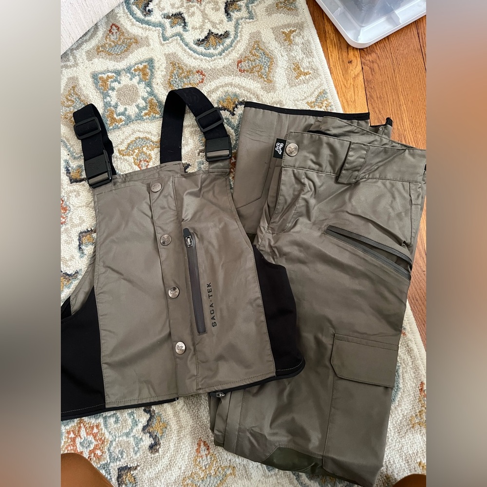 Women’s Snow Vest and Pant Set